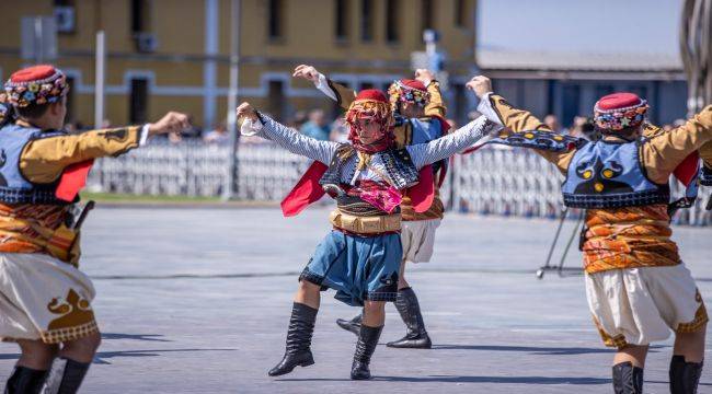 Yaşasın Gazi Mustafa Kemal Atatürk’ün ışığı