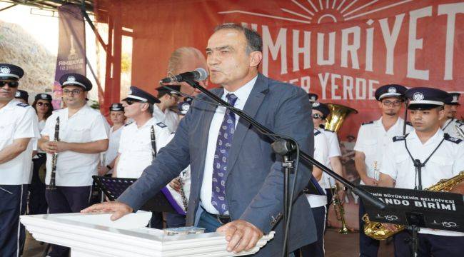 Cumhuriyet coşkusu Kemalpaşa'da başladı