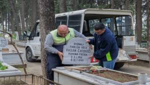 Büyükçiğli Mezarlığı’ndaki Hasar Gideriliyor